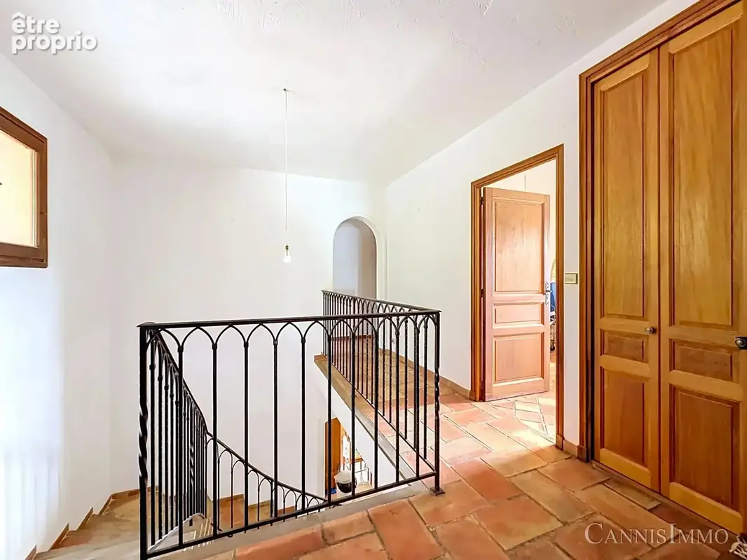 Maison à vendre – mandelieu / saint-jean-de-cannes – 173 m² – vue dégagée – garage - photo 5