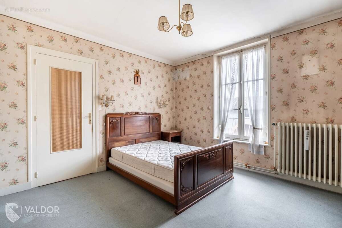 Maison à CHALEINS