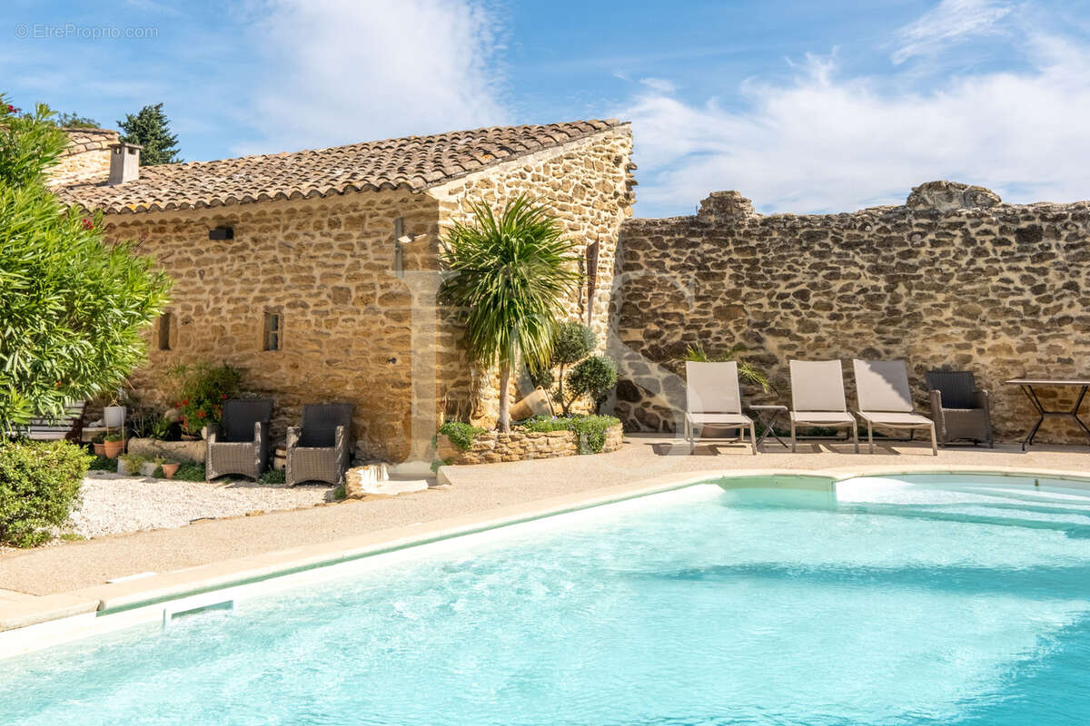 Maison à GRIGNAN
