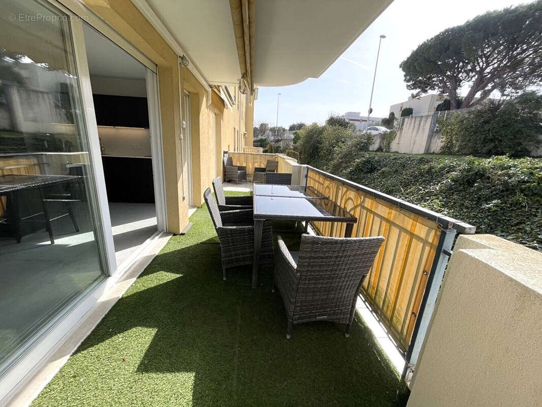 Appartement à SAINT-LAURENT-DU-VAR