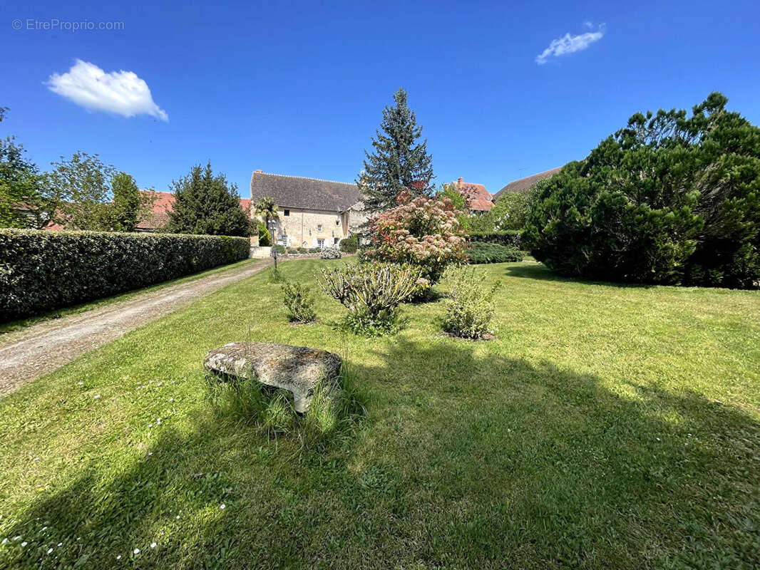 Maison à SAINT-MENOUX