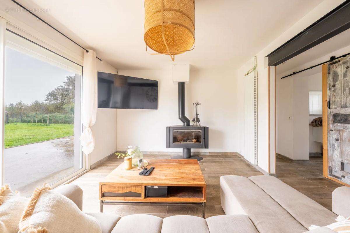 Maison à LES EGLISOTTES-ET-CHALAURES