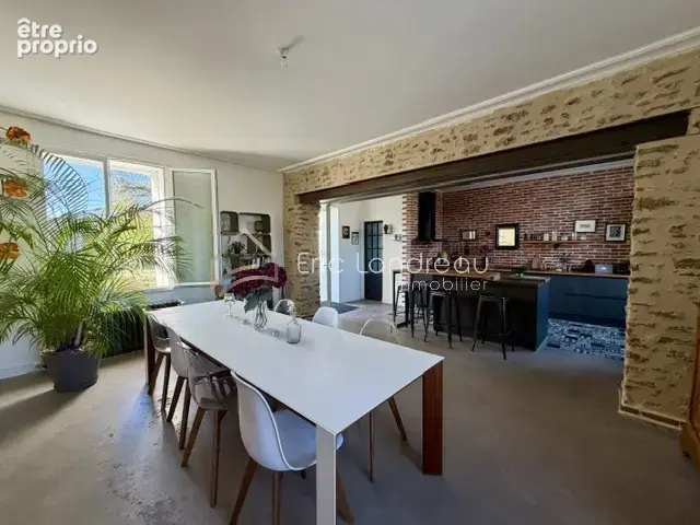 Maison en pierres avec jardin proche des commerces - photo 3