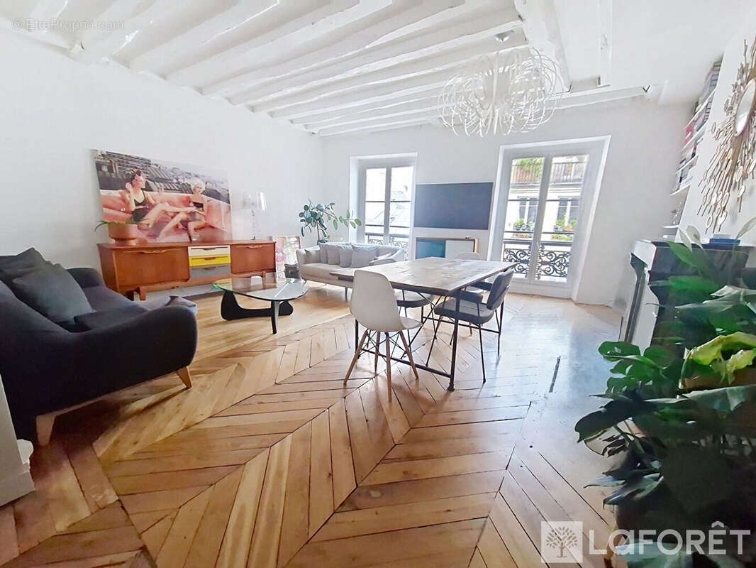 Appartement à PARIS-2E