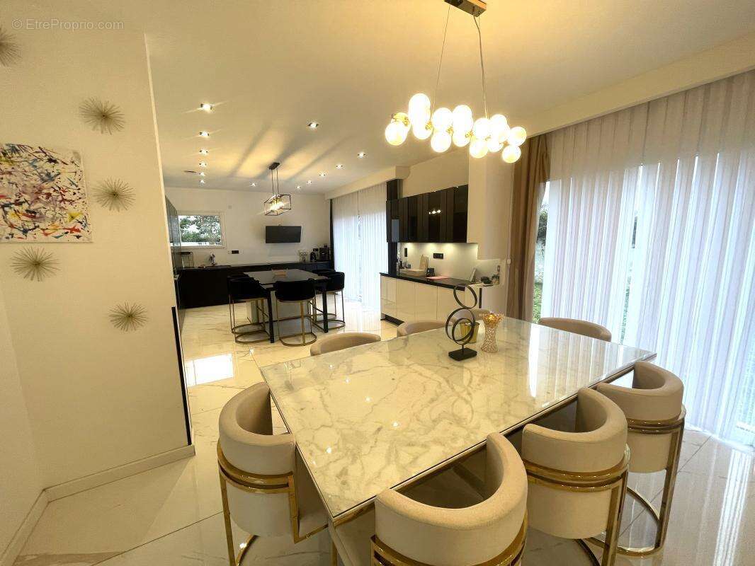 Maison à ROSNY-SUR-SEINE