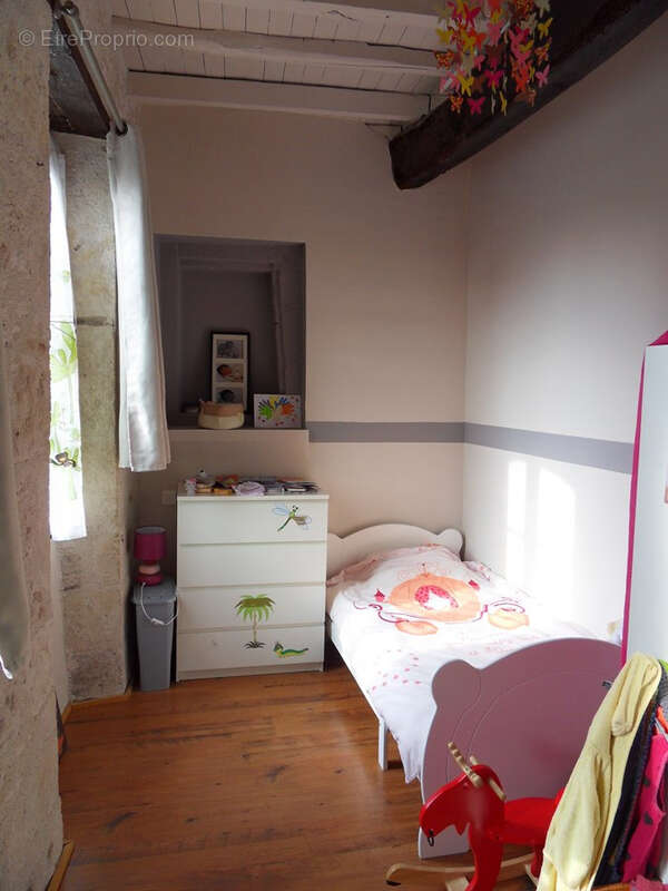 Maison à CASTELNAU-MONTRATIER