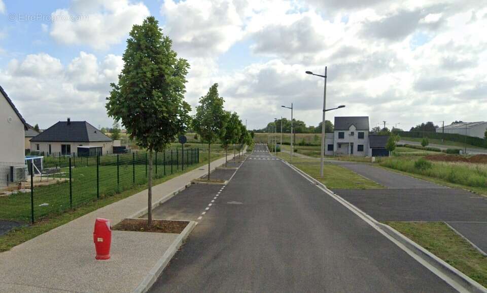 Terrain à SAINT-QUENTIN