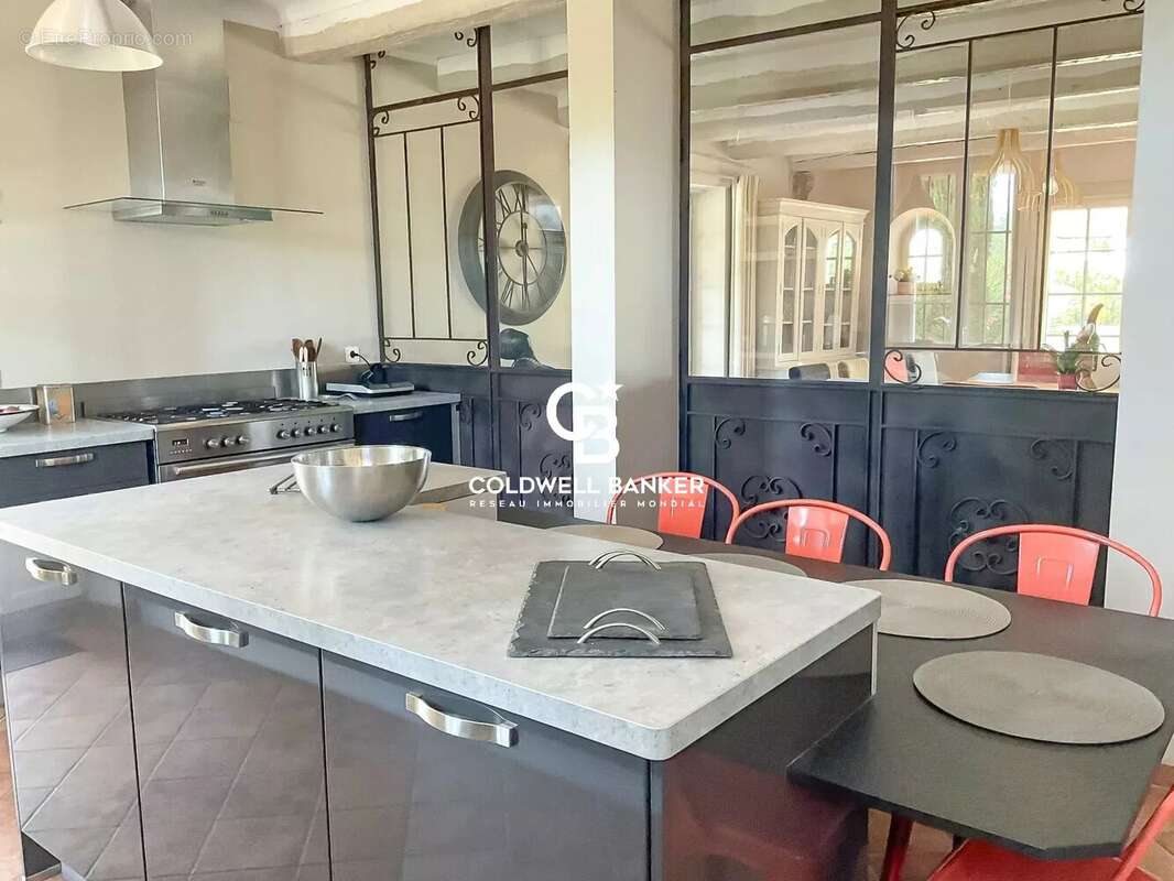 Maison à SOLLIES-PONT