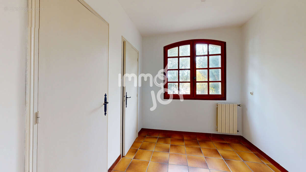 Roques - Grande villa familiale avec sous-sol et terrain piscinable - photo 9