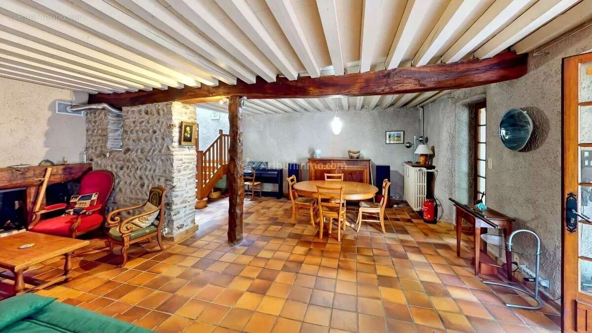 Maison à MEYSSIES