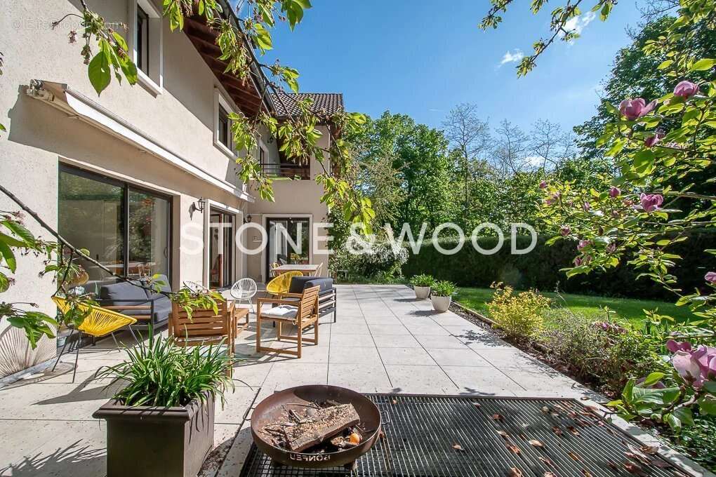 Maison à DIVONNE-LES-BAINS