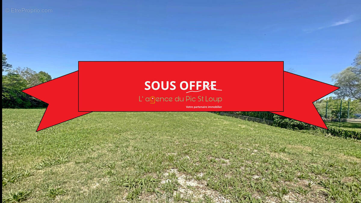 Terrain à CRUVIERS-LASCOURS