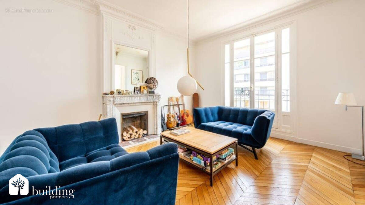 Appartement à PARIS-16E