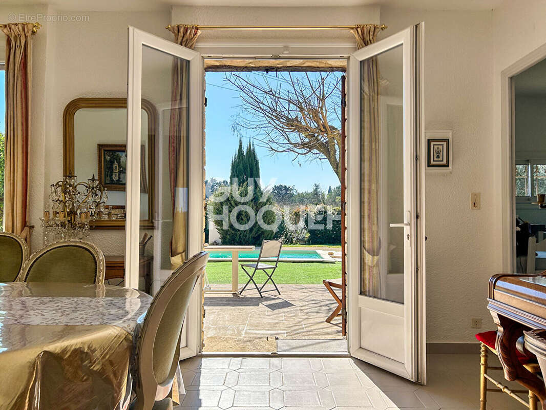 Maison à L'ISLE-SUR-LA-SORGUE