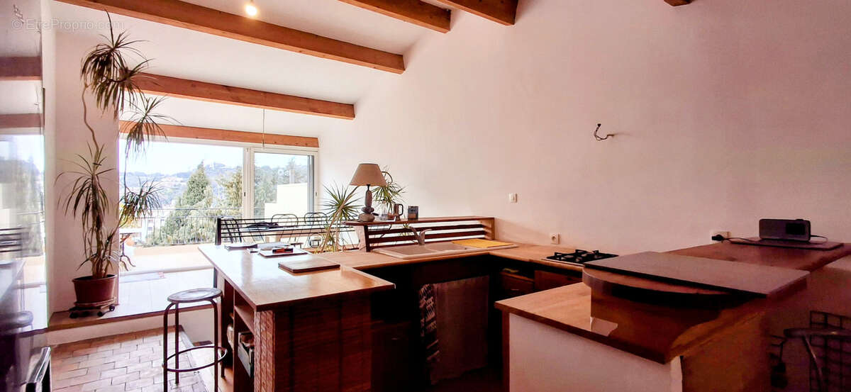 Appartement à VALLAURIS