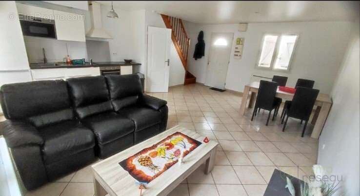 Maison à SAINTE-GENEVIEVE