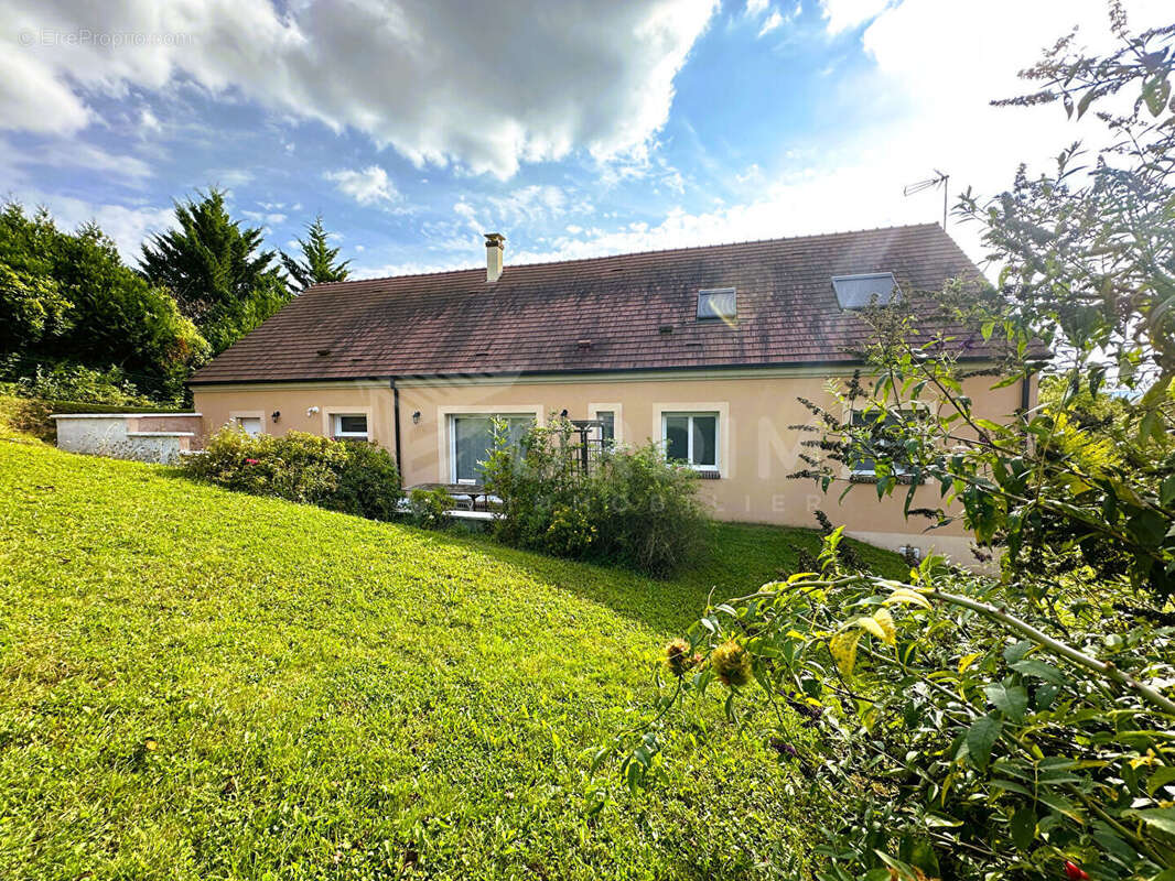 Maison à JOIGNY