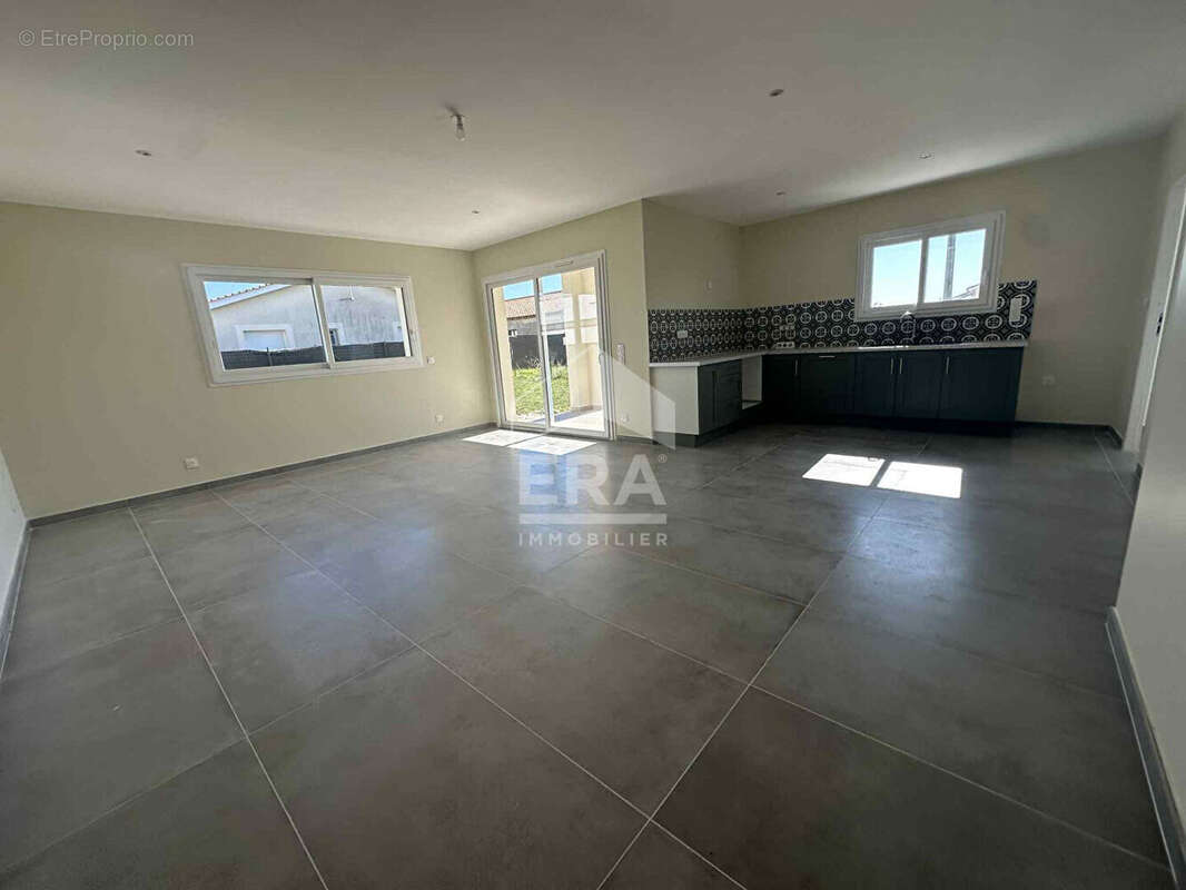 Maison à MONTPON-MENESTEROL