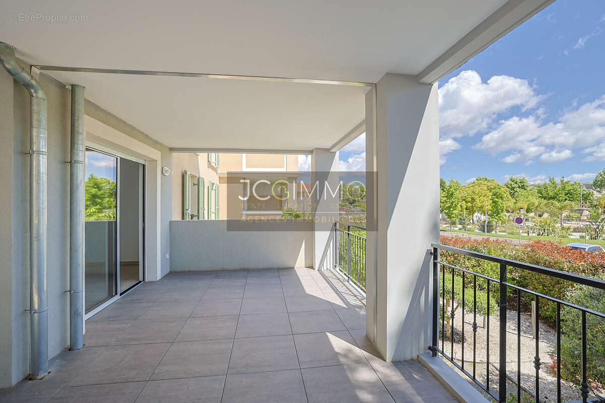 Appartement à LA CRAU