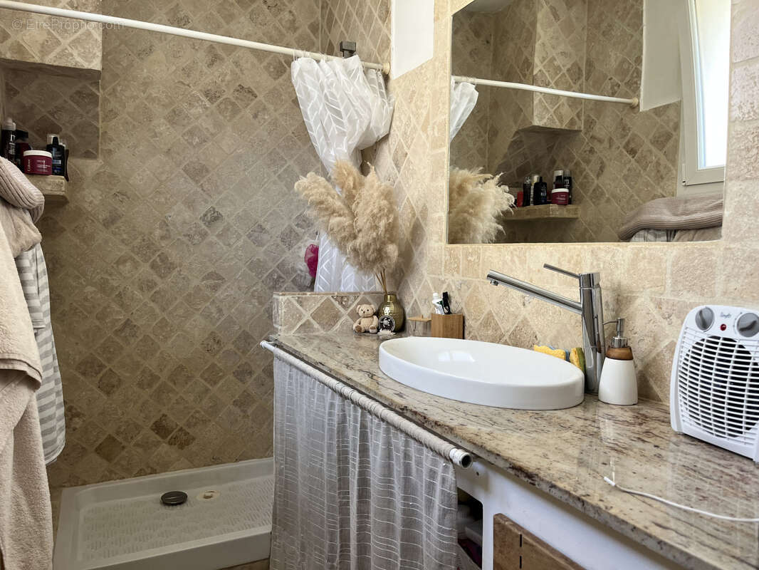 Maison à CHATEAUNEUF-LES-MARTIGUES