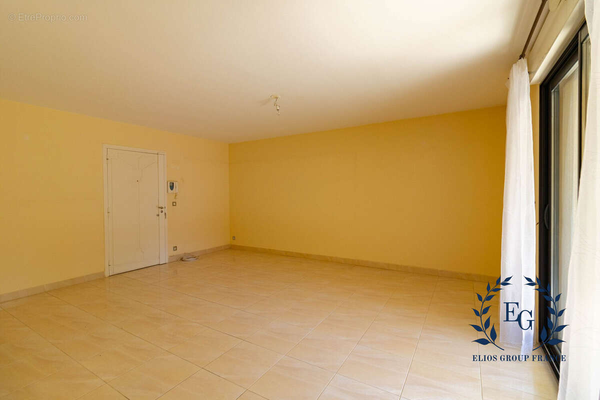 Appartement à HYERES
