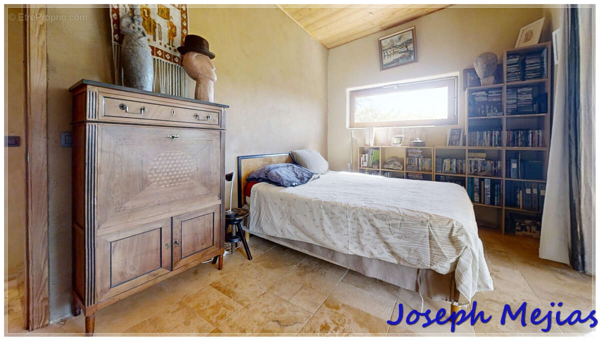 Maison à SAINT-ETIENNE-DE-SERRE