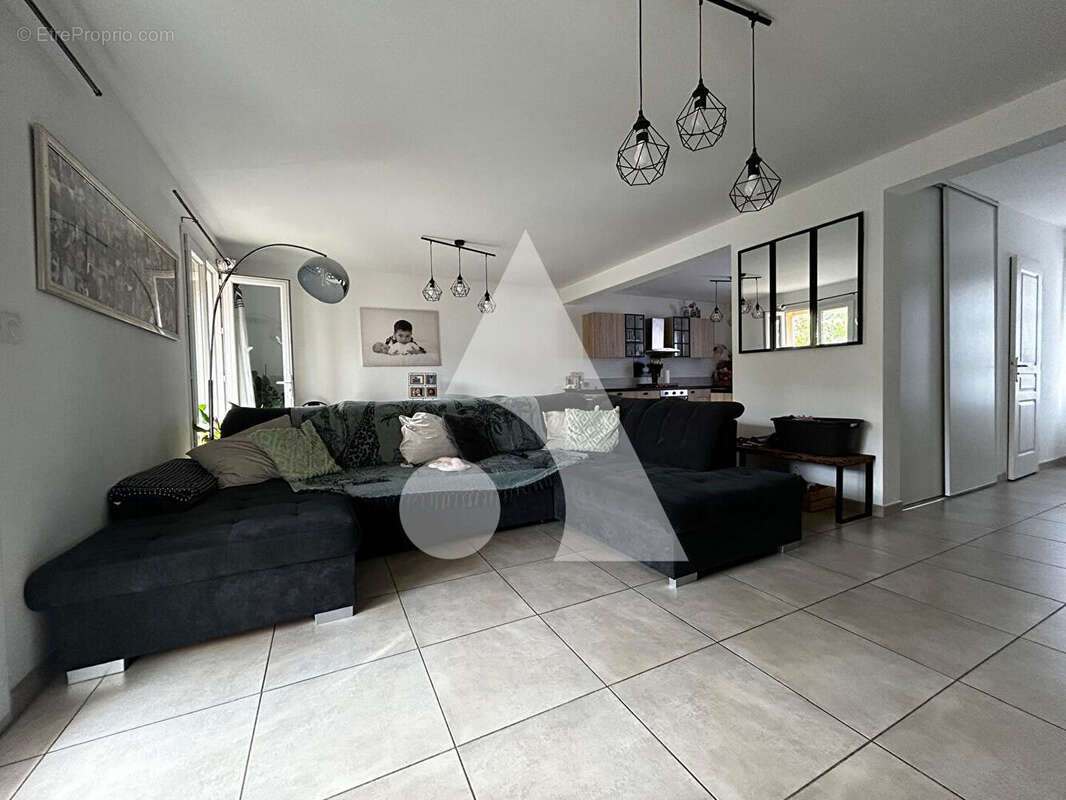 Maison à SAINT-MAXIMIN-LA-SAINTE-BAUME