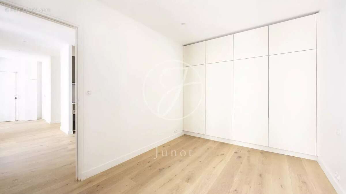 Appartement à PARIS-3E