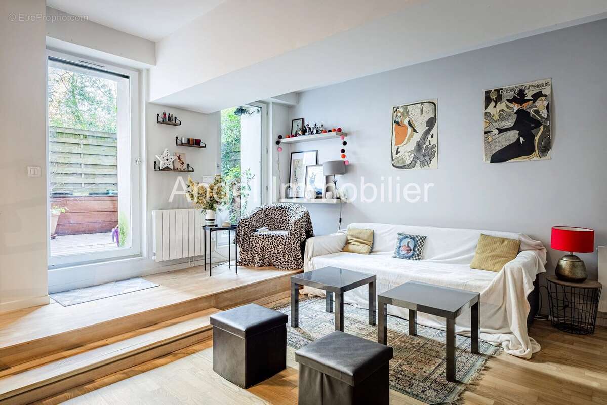 Appartement à PARIS-16E