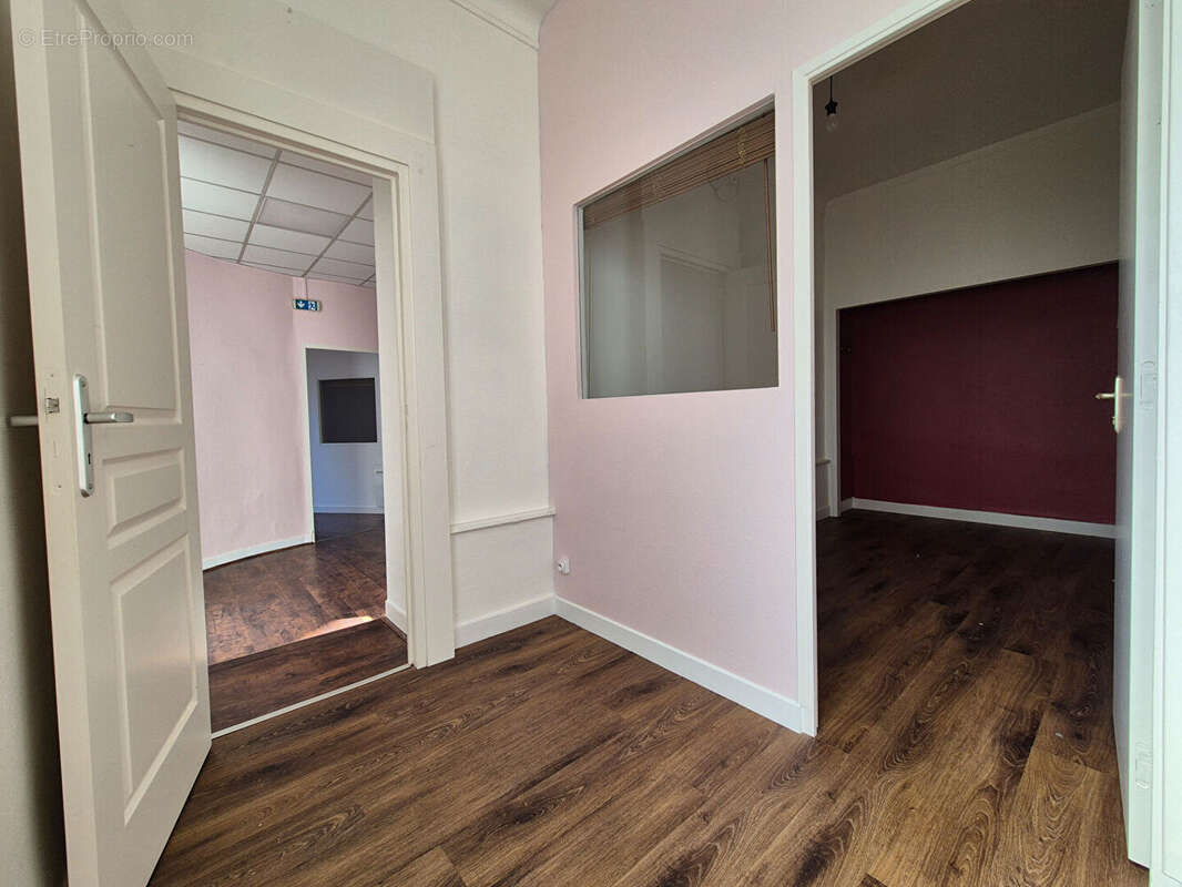 NANTES centre - local professionnel de 103 m² - photo 4