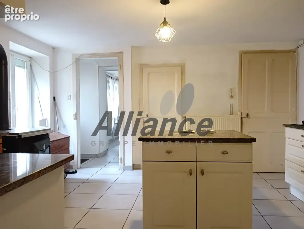 Jolie maison avec garage, terrain et dependance - photo 8