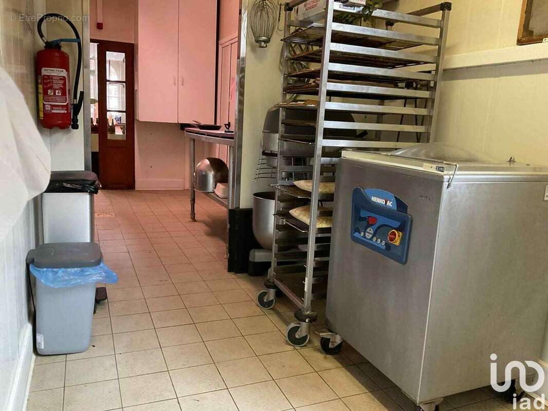 Photo 7 - Commerce à LE DOULIEU