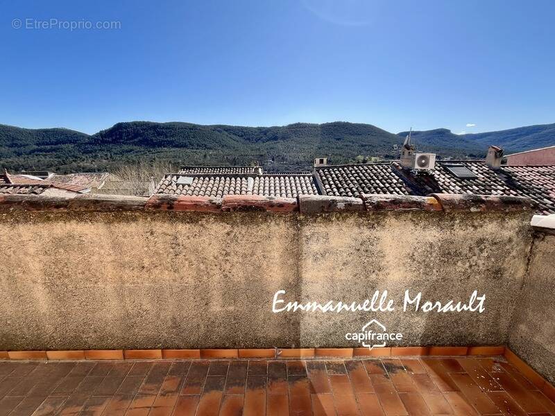 Maison à BAGNOLS-EN-FORET