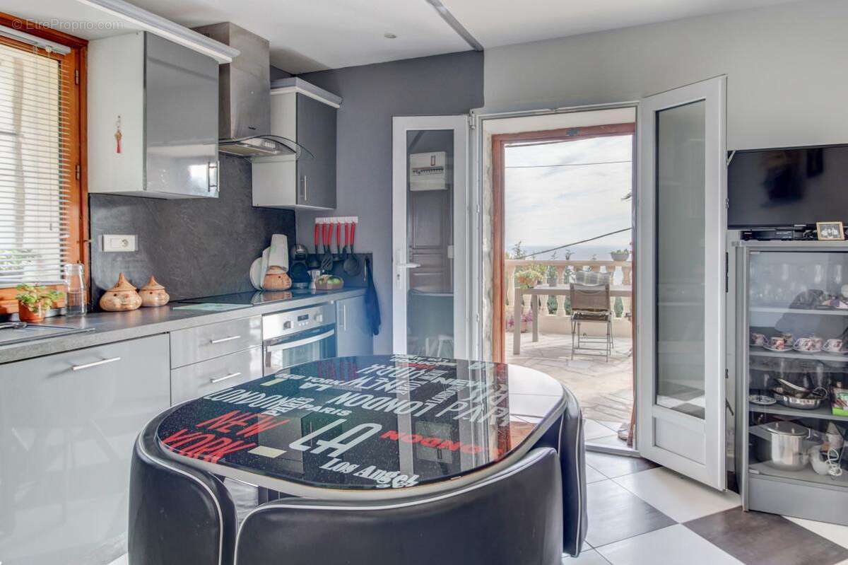 Appartement à EZE