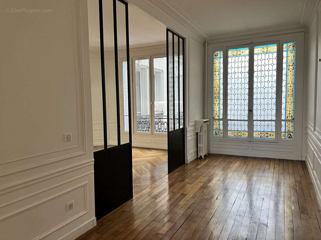 Appartement à PARIS-14E