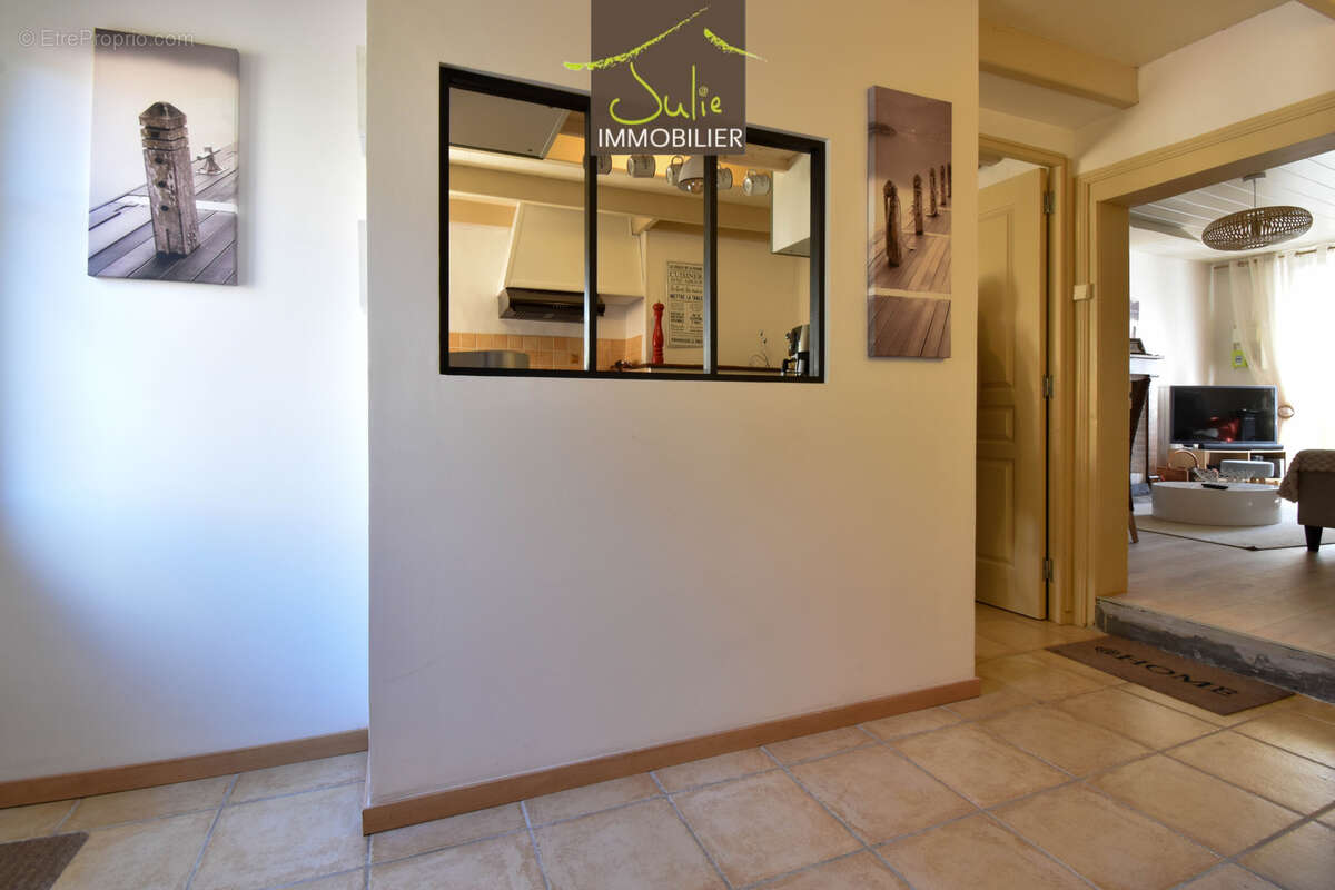 Maison à MONCOUTANT