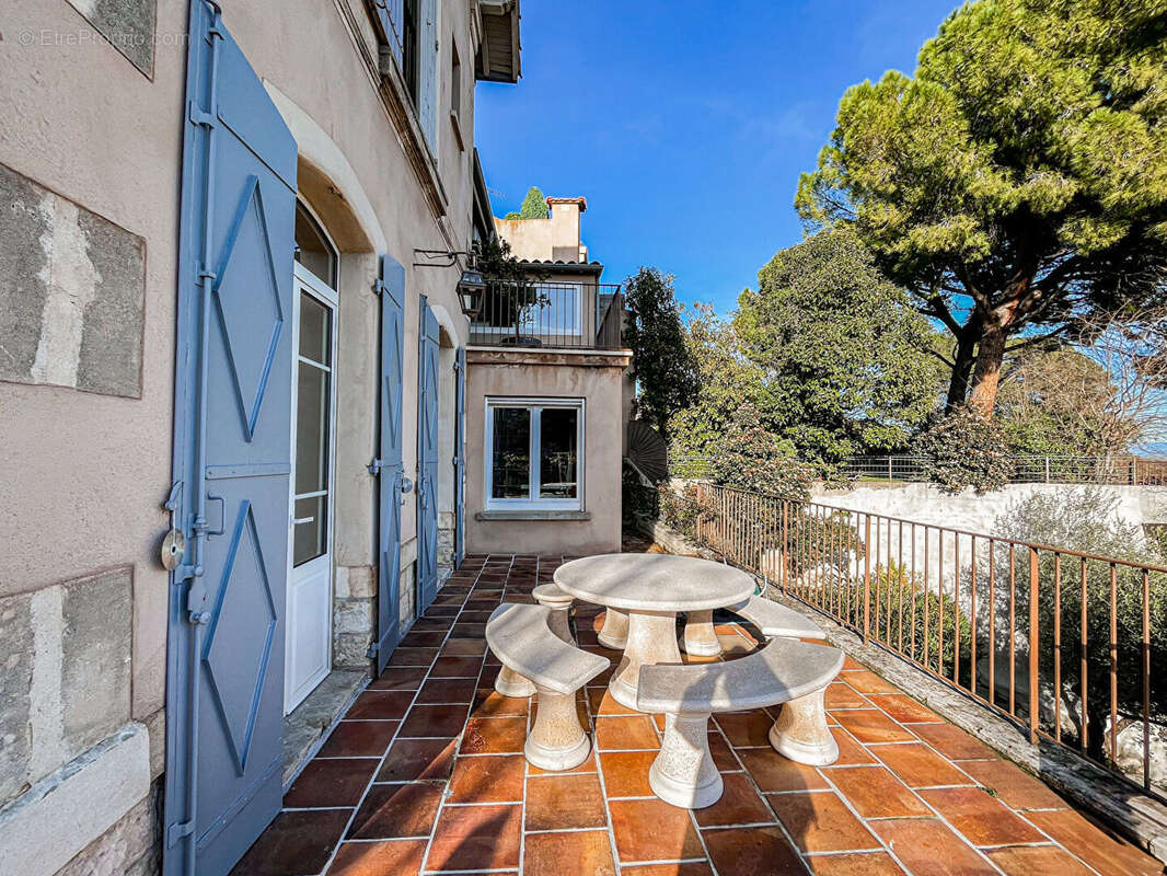 Maison Villeneuve Les Avignon 5 pièce(s) 264 m2 - photo 9