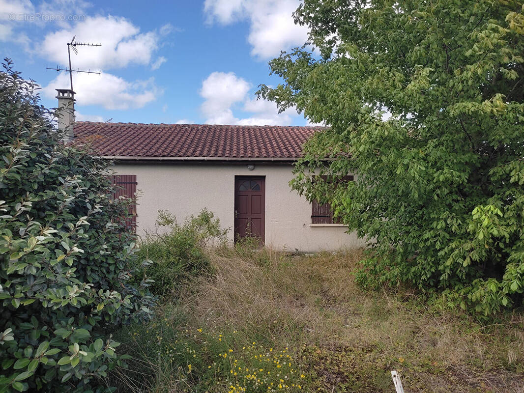 Maison à SAINT-JEAN-D'ILLAC