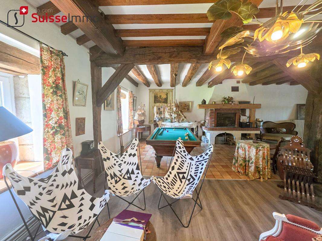 Maison à VALLEROIS-LE-BOIS