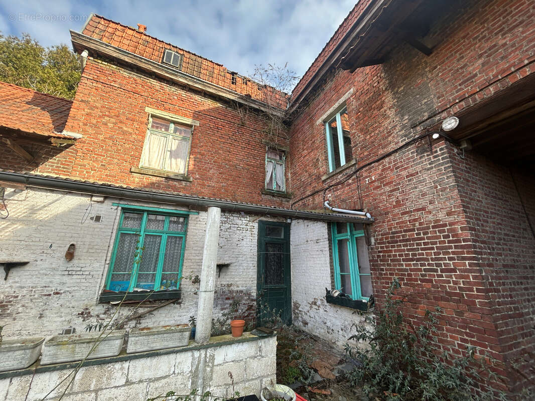 Maison à GONDECOURT