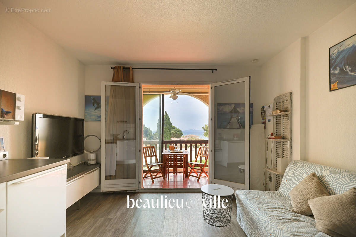 Appartement à LA LONDE-LES-MAURES