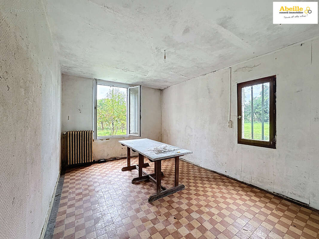 Maison à SAINT-MAURICE-MONTCOURONNE