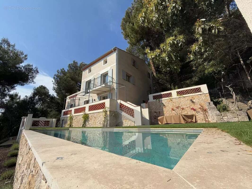 Maison à ROQUEBRUNE-CAP-MARTIN