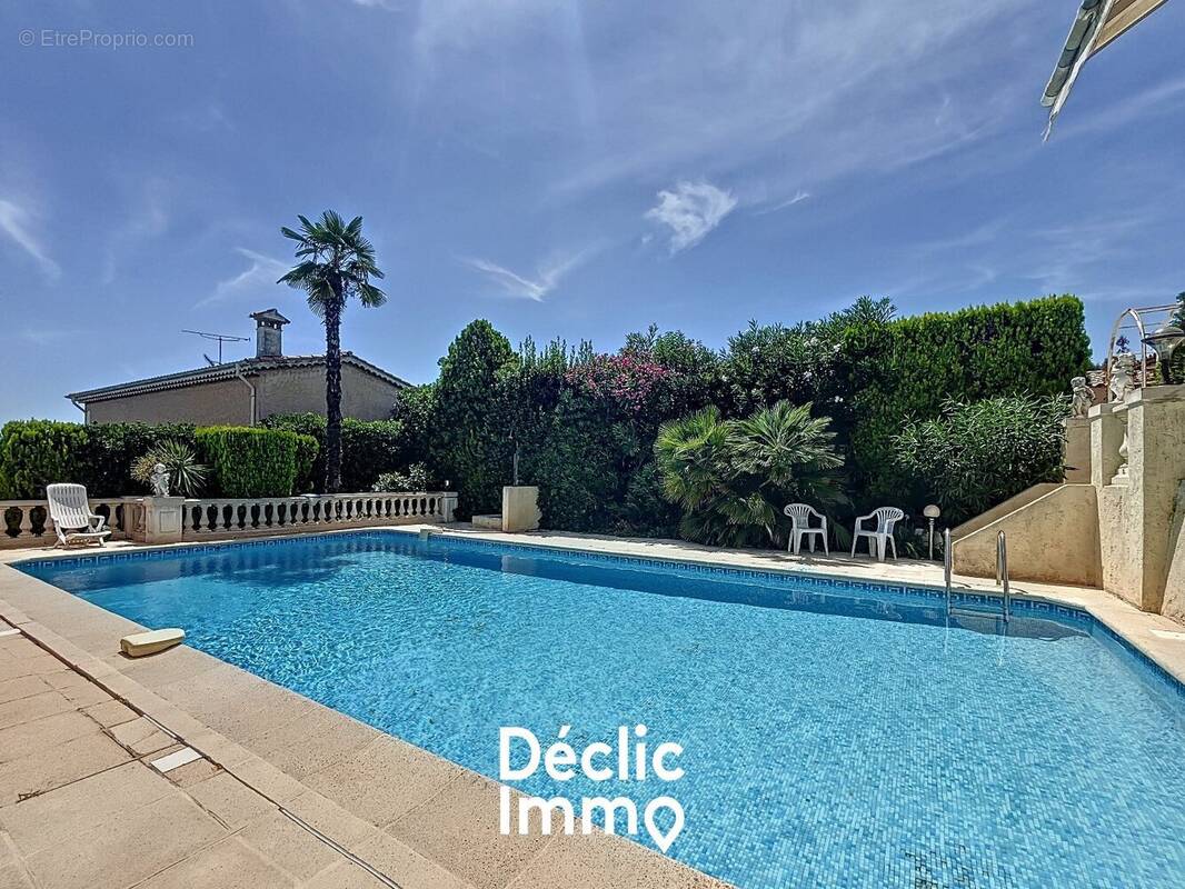 Appartement à VALLAURIS