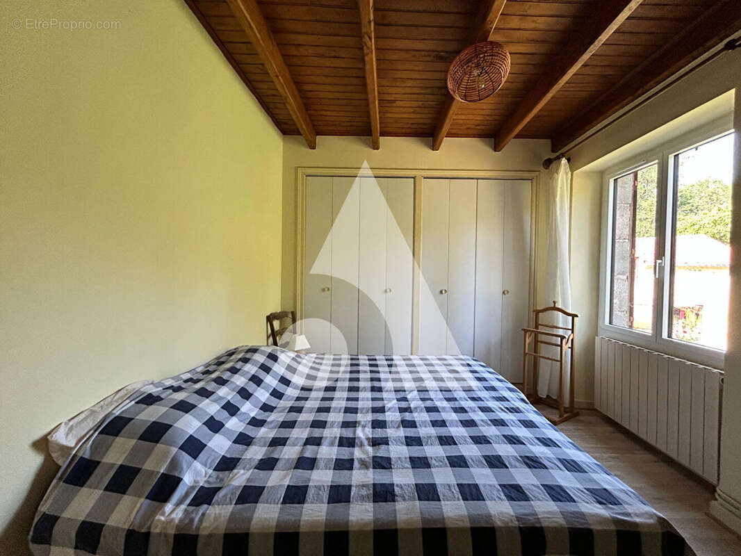 Domaine de caractère en pierre - maison, 3 gîtes, piscine et 5 hectares de forêt privée - photo 14