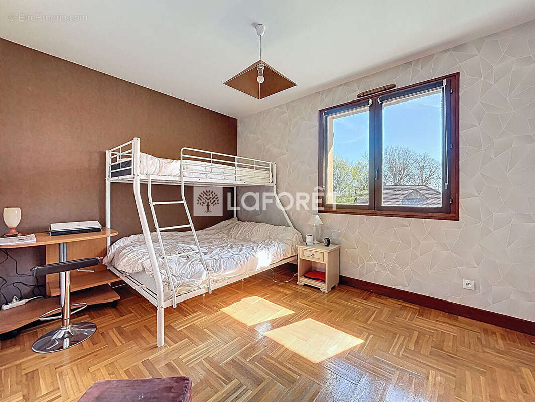 Maison à NEUILLY-SUR-SUIZE