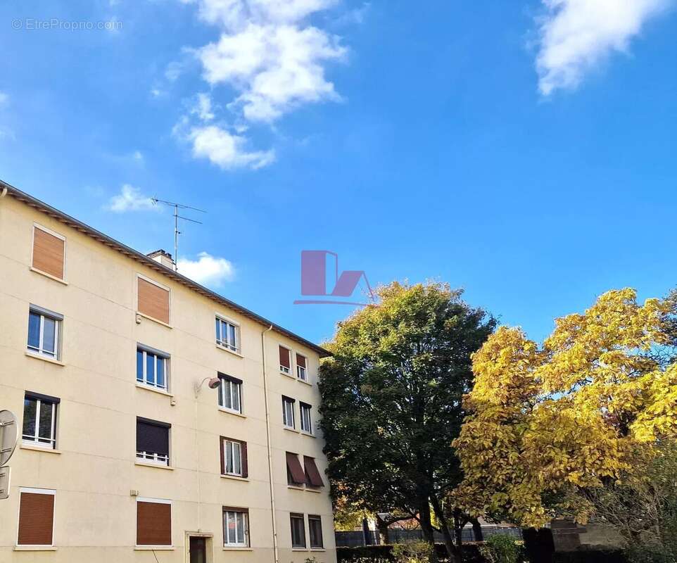 Appartement à L&#039;HAY-LES-ROSES