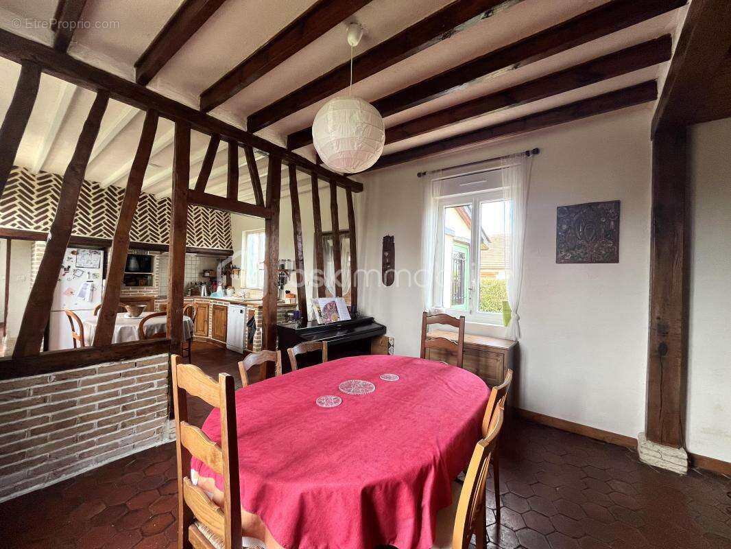 Maison à SAINT-PIERRE-DES-FLEURS