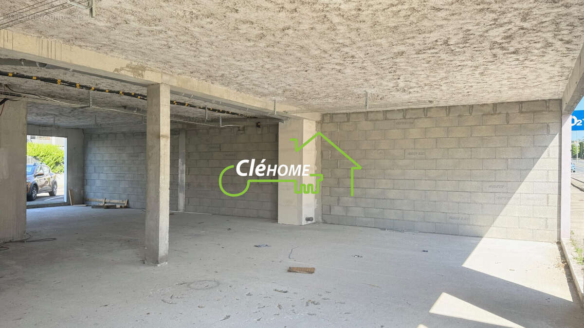 Commerce à LENTILLY