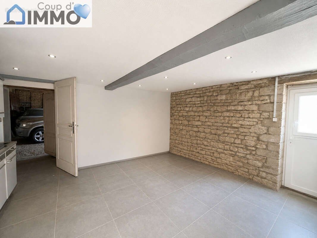 Maison 6 pièces 143 m2 + dépendances - photo 12
